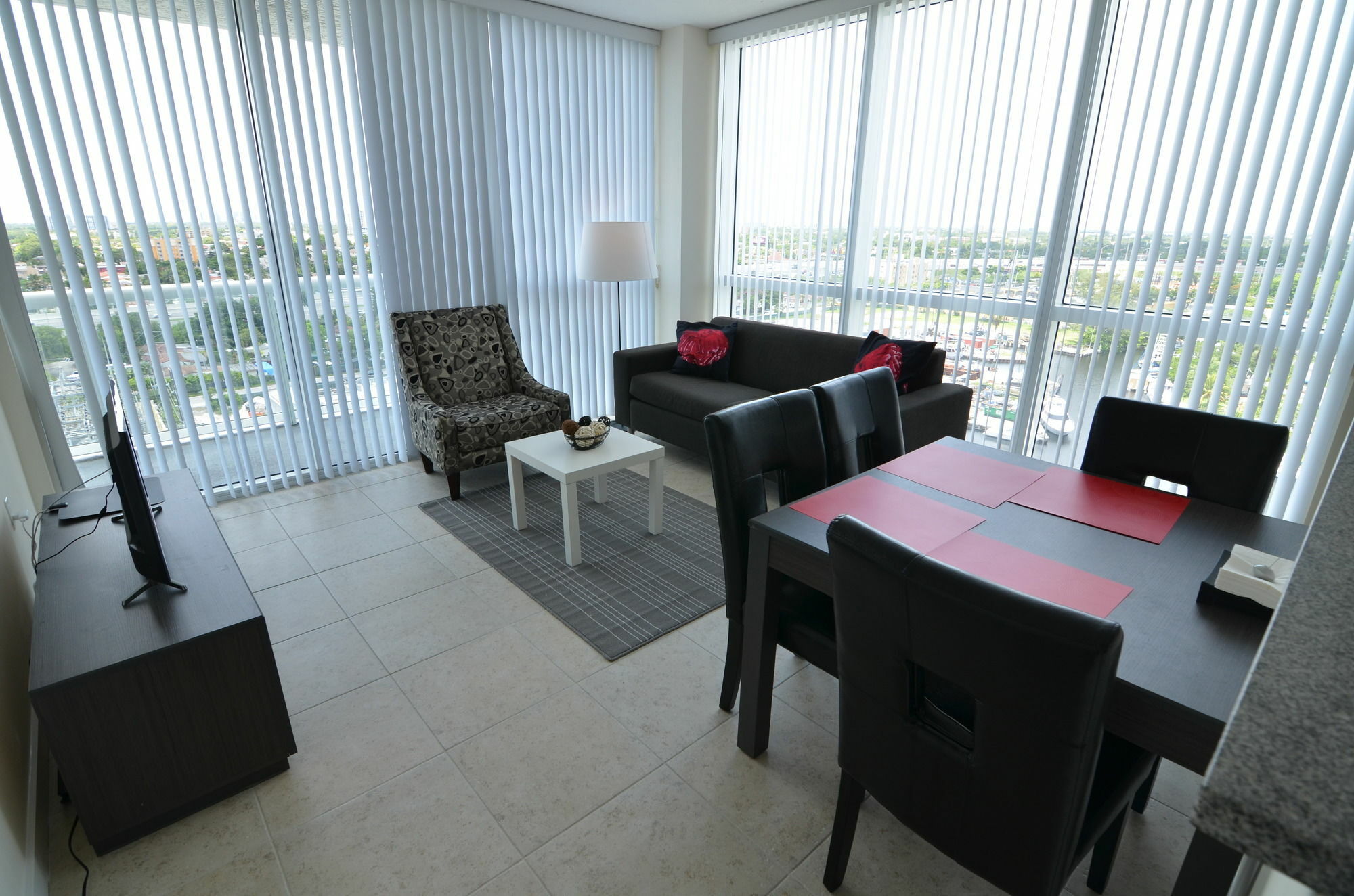 Riviera Luxury Living At River Oaks Marina And Tower Miami Eksteriør bilde